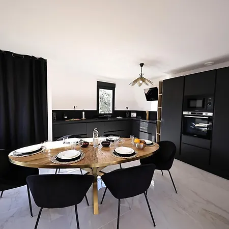 Maelle - T4 Moderne A * Bonifacio (Corsica)