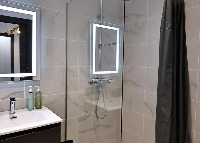 Maelle - T4 Moderne A Bonifacio (Corsica)